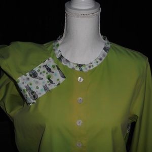 Cats on Unique Lime Blouse w Low Collar Cool Cuffs